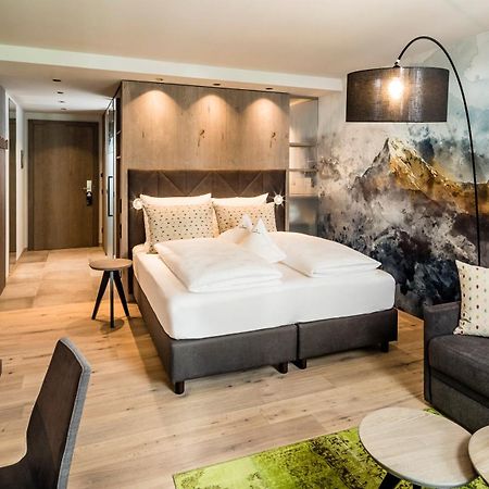 Alpine Luxury Spa Resort Schwarzenstein Лутаго Екстериор снимка