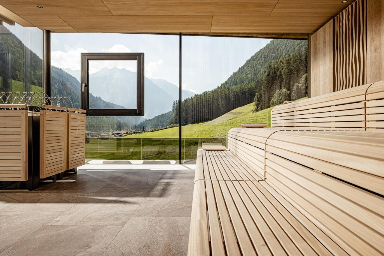 Alpine Luxury Spa Resort Schwarzenstein Лутаго Екстериор снимка