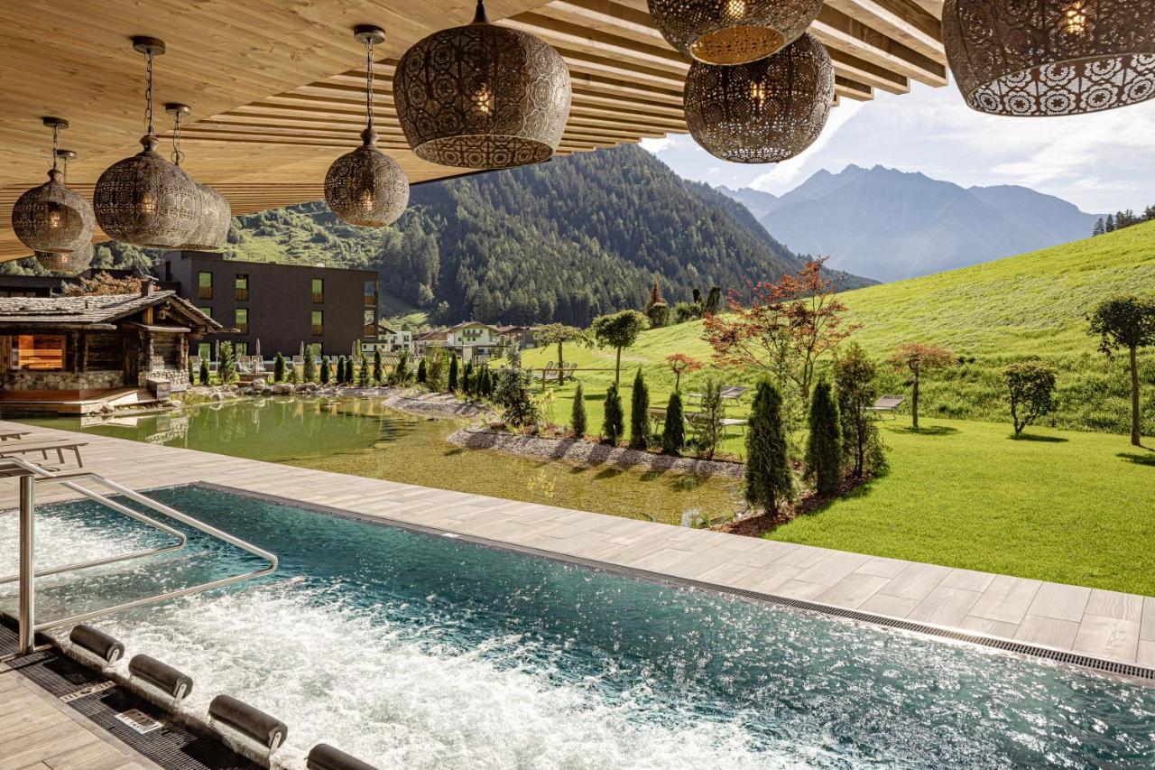 Alpine Luxury Spa Resort Schwarzenstein Лутаго Екстериор снимка