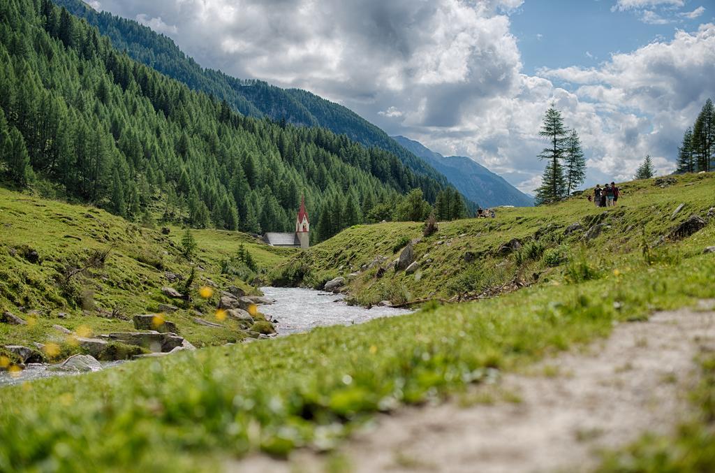 Alpine Luxury Spa Resort Schwarzenstein Лутаго Екстериор снимка