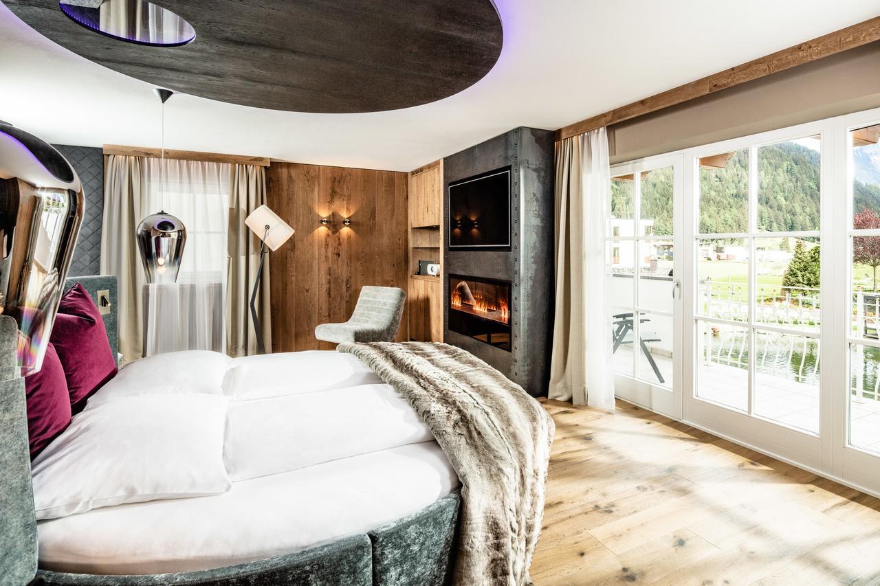 Alpine Luxury Spa Resort Schwarzenstein Лутаго Екстериор снимка