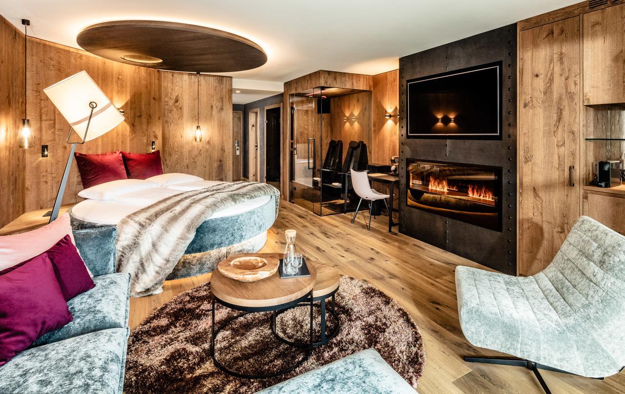 Alpine Luxury Spa Resort Schwarzenstein Лутаго Екстериор снимка